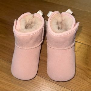 Baby pink ugg boots with bow